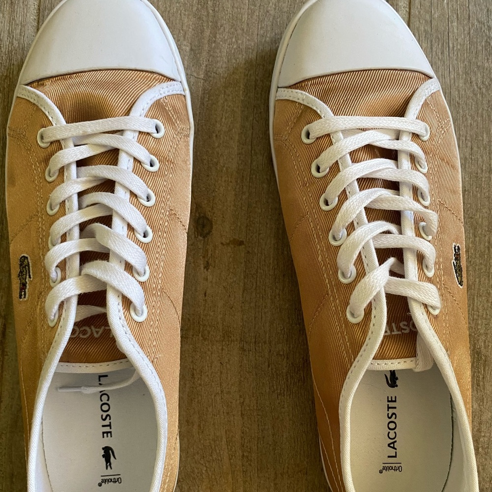 Women’s Lacoste Ziane sneaker (pre-owned) size 8.5